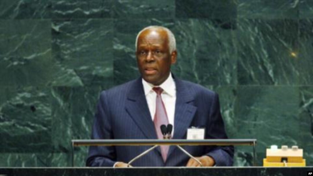 David Mendes desafia José Eduardo dos Santos a processá-lo