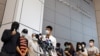 12名港青被扣无音讯，律师前往看守所遇刁难