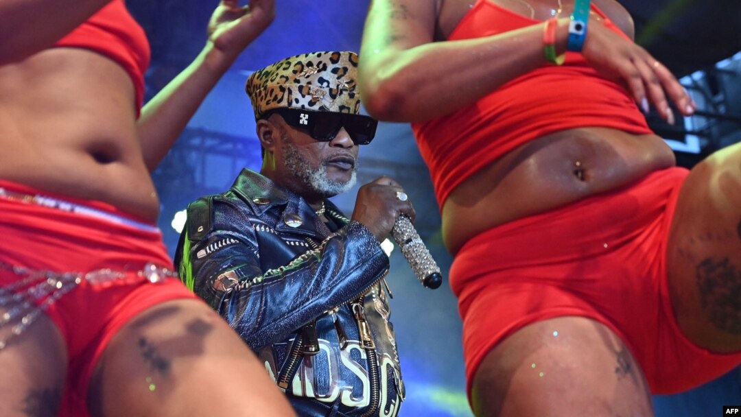Moyembi Koffi Olomide na Festival ya musique urbaine ya Anoumabo na Abidjan, Côte d'Ivoire, 21 septembre 2021. (Photo by Sia KAMBOU / AFP)