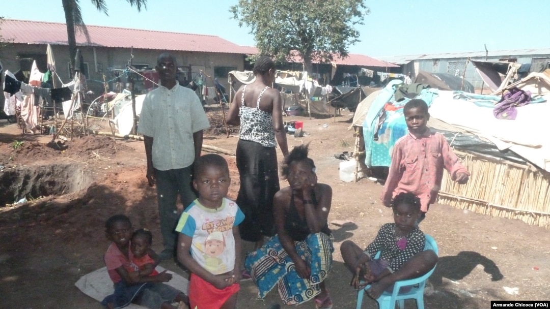Refugiados da Rep. Democrática do Congo no centro de Mussungue no Dundo, província da Lunda Norte
