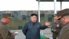 金正恩據說參加軍演時腿受傷