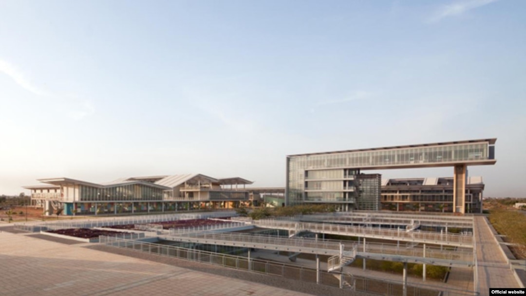 Universidade Agostinho Neto, Angola