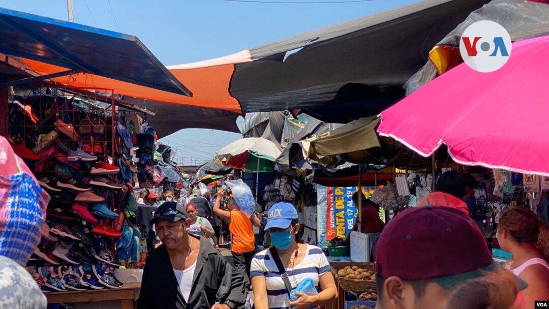 A pesar de la crisis por el coronavirus en gran parte del mundo, en Nicaragua la vida sigue su curso regular con apenas algunas medidas tomadas por la ciudadanía. (Foto: Daliana Ocaña, VOA).