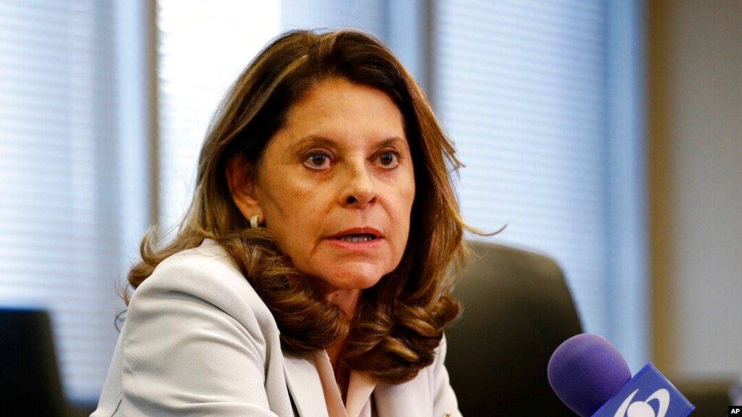 En esta foto de archivo del 6 de mayo de 2019, la vicepresidenta de Colombia, Marta Lucía Ramírez, habla en una conferencia de prensa en la embajada de Colombia en Washington. 
