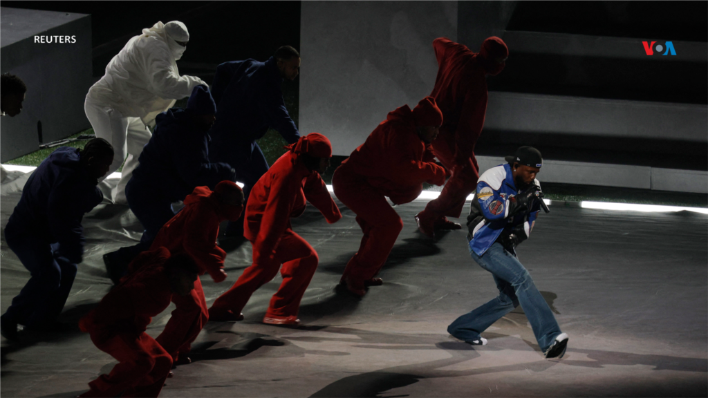 Kendrick Lamar, rapero estadounidense, actúa durante el espectáculo de medio tiempo del Súper Bowl 2025, donde jugaron los Eagles de Filadelfia contra Kansas City Chiefs.