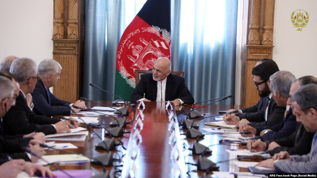Afg'oniston Prezidenti Ashraf G'ani (markazda) O'zbekiston delegatsiyasini qabul qilmoqda, Kobul, 31-mart, 2019-yil.