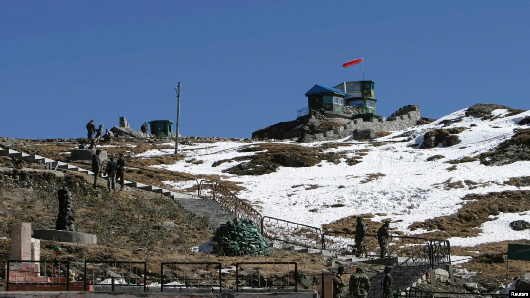 印度軍隊在中印邊境巡邏。 (2009年1月17日)