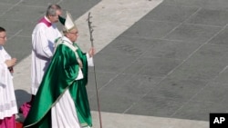Pope Francis celebrates a jubilee mass in St. Peter's Square, at the Vatican, Oct. 9, 2016. Pope Francis has named 17 new cardinals - 13 of them under age 80 and thus eligible to vote in a conclave to elect his successor. 