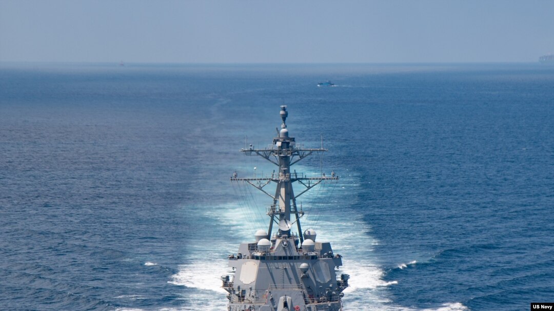 資料照片：美國海軍公佈的照片顯示“基德”號阿利·伯克級導彈驅逐艦在當地時間2021年8月27日例行穿越台灣海峽的國際水域。
